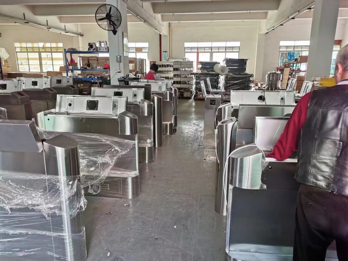 عنوان المنتج: جناح مزدوج فاخر للبوابات في ردهات الفنادق ومداخل المكاتب التنفيذية الفاخرة